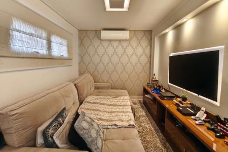 Sala de TV de casa de condomínio à venda com 4 quartos, 262m² em Swiss Park, Campinas