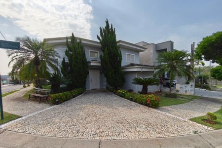 Casa de condomínio à venda com 262m², 4 quartos e 4 vagasFachada