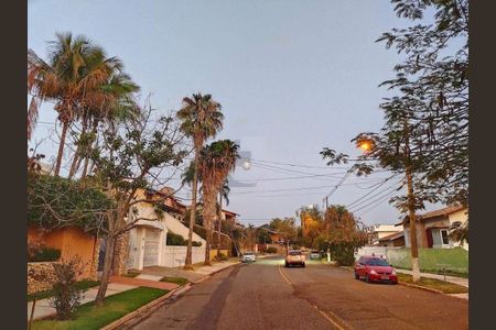 Casa de condomínio à venda com 285m², 4 quartos e 4 vagas