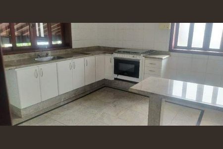 Casa de condomínio à venda com 285m², 4 quartos e 4 vagas