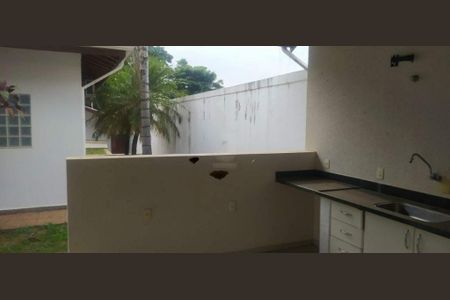 Casa de condomínio à venda com 285m², 4 quartos e 4 vagas