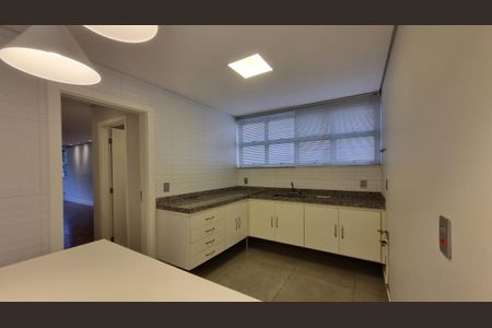 Apartamento à venda com 190m², 2 quartos e 1 vaga