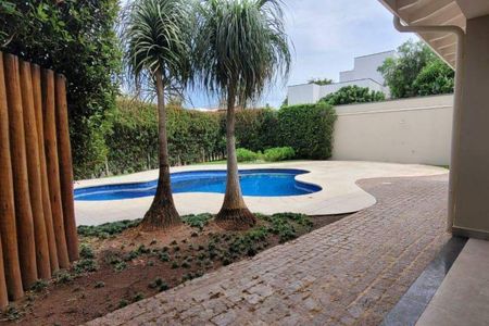 Casa de condomínio à venda com 338m², 5 quartos e 6 vagas