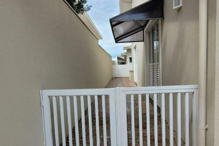 Casa de condomínio à venda com 338m², 5 quartos e 6 vagas