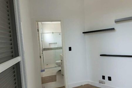 Casa de condomínio à venda com 338m², 5 quartos e 6 vagas