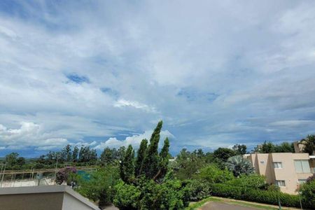 Casa de condomínio à venda com 338m², 5 quartos e 6 vagas