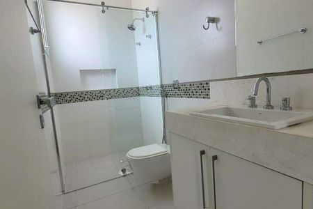 Casa de condomínio à venda com 338m², 5 quartos e 6 vagas