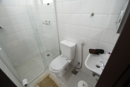 Casa de condomínio à venda com 470m², 4 quartos e 2 vagasBanheiro de serviço