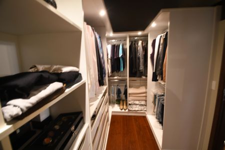 Casa de condomínio à venda com 470m², 4 quartos e 2 vagasQuarto 1 - Suíte Closet