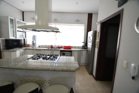 Casa de condomínio à venda com 470m², 4 quartos e 2 vagasCozinha