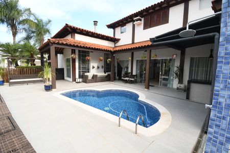 Casa de condomínio à venda com 470m², 4 quartos e 2 vagasPiscina