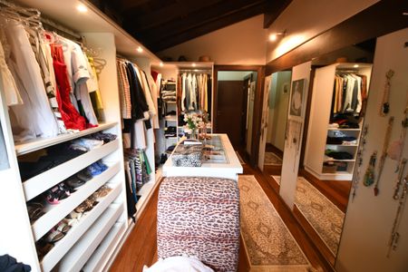 Casa de condomínio à venda com 470m², 4 quartos e 2 vagasQuarto 1 - Suíte Closet