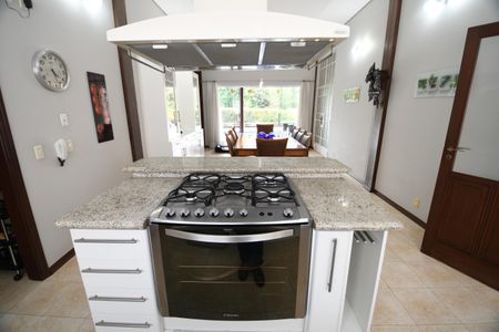 Casa de condomínio à venda com 470m², 4 quartos e 2 vagasCozinha