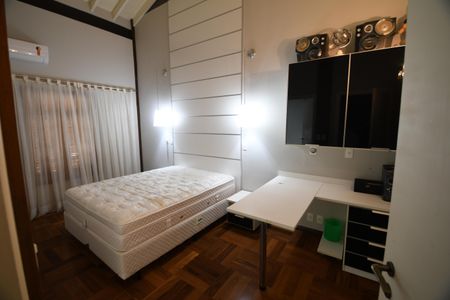 Casa de condomínio à venda com 470m², 4 quartos e 2 vagasQuarto 2 - Suíte