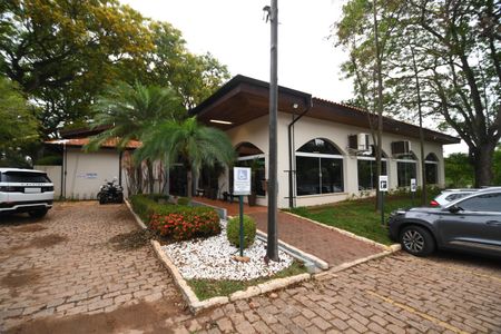 Casa de condomínio à venda com 470m², 4 quartos e 2 vagas Casa de condomínio à venda com 470m², 4 quartos e 2 vagasÁrea comum - Academia