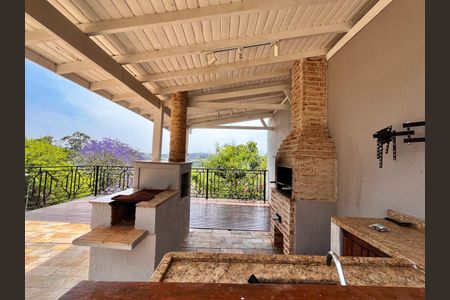 Casa de condomínio à venda com 356m², 4 quartos e 6 vagas Casa de condomínio à venda com 356m², 4 quartos e 6 vagasChurrasqueira