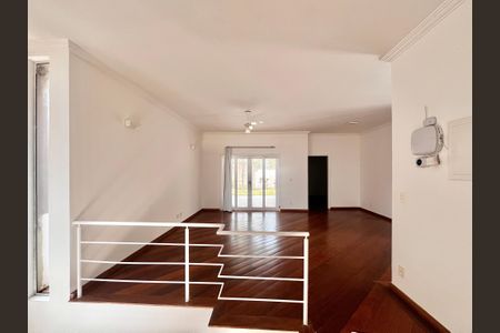 Casa de condomínio à venda com 356m², 4 quartos e 6 vagas Casa de condomínio à venda com 356m², 4 quartos e 6 vagasSala