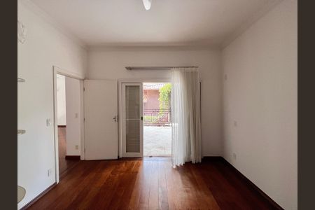 Casa de condomínio à venda com 356m², 4 quartos e 6 vagas Casa de condomínio à venda com 356m², 4 quartos e 6 vagasSuíte 1