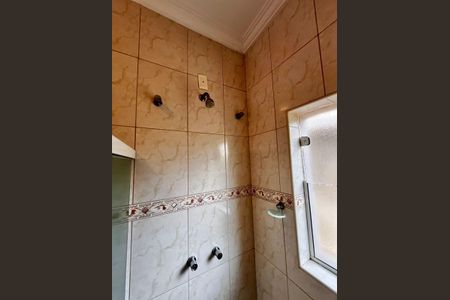 Casa de condomínio à venda com 356m², 4 quartos e 6 vagas Casa de condomínio à venda com 356m², 4 quartos e 6 vagasBanheiro da Suíte 1