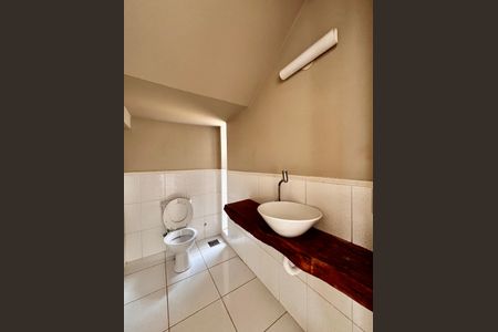 Casa de condomínio à venda com 356m², 4 quartos e 6 vagas Casa de condomínio à venda com 356m², 4 quartos e 6 vagasLavabo