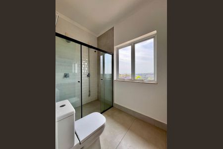 Casa de condomínio à venda com 356m², 4 quartos e 6 vagas Casa de condomínio à venda com 356m², 4 quartos e 6 vagasBanheiro da Suíte 3