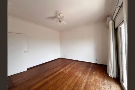 Casa de condomínio à venda com 356m², 4 quartos e 6 vagas Casa de condomínio à venda com 356m², 4 quartos e 6 vagasSuíte 2