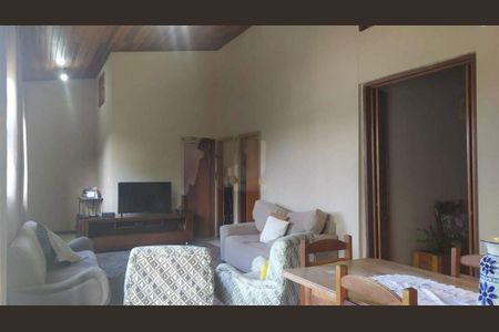 Casa de condomínio à venda com 203m², 4 quartos e 4 vagas