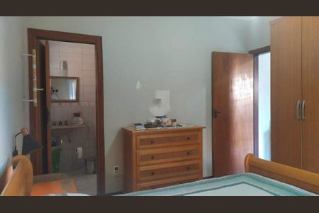 Casa de condomínio à venda com 203m², 4 quartos e 4 vagas