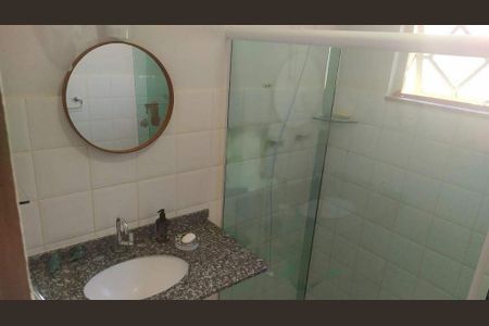 Casa de condomínio à venda com 203m², 4 quartos e 4 vagas