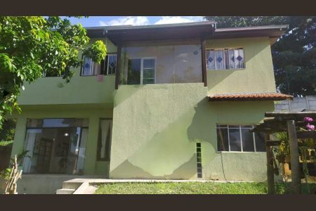 Casa de condomínio à venda com 203m², 4 quartos e 4 vagas