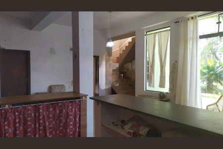 Casa de condomínio à venda com 203m², 4 quartos e 4 vagas