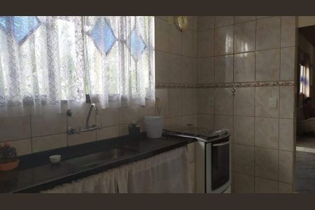 Casa de condomínio à venda com 203m², 4 quartos e 4 vagas