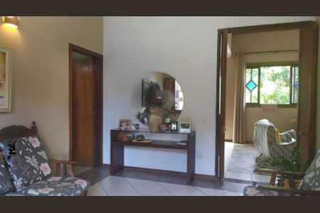 Casa de condomínio à venda com 203m², 4 quartos e 4 vagas