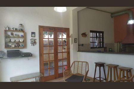 Casa de condomínio à venda com 203m², 4 quartos e 4 vagas