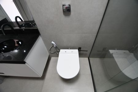 Casa de condomínio à venda com 650m², 5 quartos e 4 vagasBanheiro Social 1