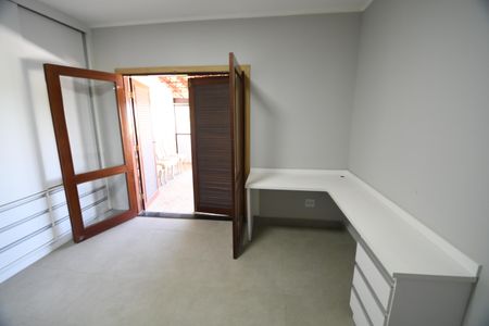 Casa de condomínio à venda com 650m², 5 quartos e 4 vagasQuarto 2