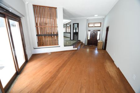 Casa de condomínio à venda com 650m², 5 quartos e 4 vagasSala