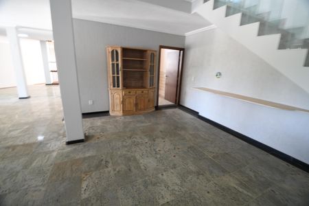 Casa de condomínio à venda com 650m², 5 quartos e 4 vagasSala