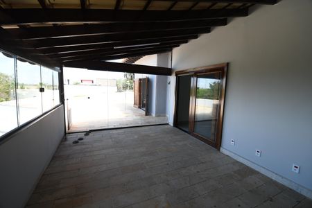 Sala de TV - Varanda de casa de condomínio à venda com 5 quartos, 650m² em Conjunto Habitacional Vila Santana (Sousas), Campinas