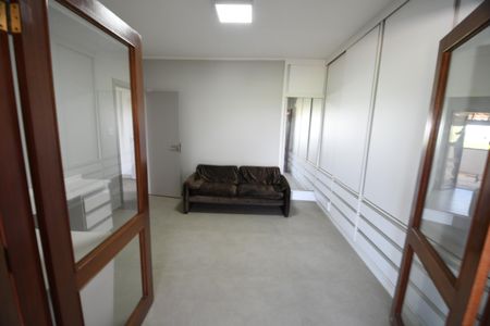 Casa de condomínio à venda com 650m², 5 quartos e 4 vagasQuarto 2