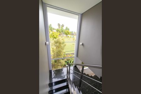 Casa de condomínio à venda com 434m², 4 quartos e 4 vagasEscada