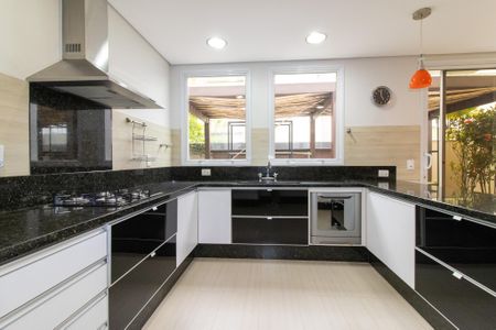 Casa de condomínio à venda com 434m², 4 quartos e 4 vagasCozinha