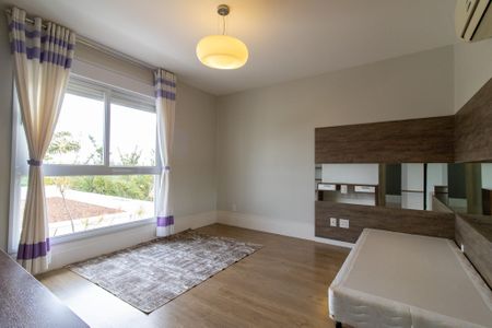 Casa de condomínio à venda com 434m², 4 quartos e 4 vagasSuíte 4