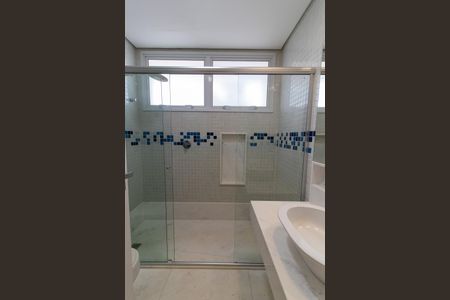 Casa de condomínio à venda com 434m², 4 quartos e 4 vagasBanheiro da Suíte 3