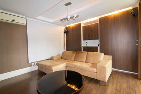 Sala de TV de casa de condomínio à venda com 4 quartos, 434m² em Condomínio Chácaras do Alto da Nova Campinas, Campinas