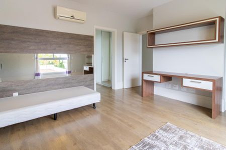 Casa de condomínio à venda com 434m², 4 quartos e 4 vagasSuíte 4