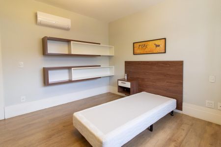 Casa de condomínio à venda com 434m², 4 quartos e 4 vagasSuíte 2