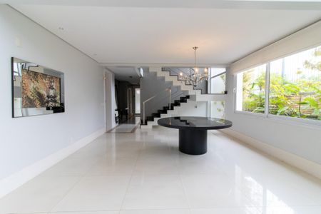 Casa de condomínio à venda com 434m², 4 quartos e 4 vagasSala