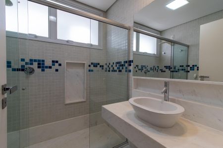 Casa de condomínio à venda com 434m², 4 quartos e 4 vagasBanheiro da Suíte 3