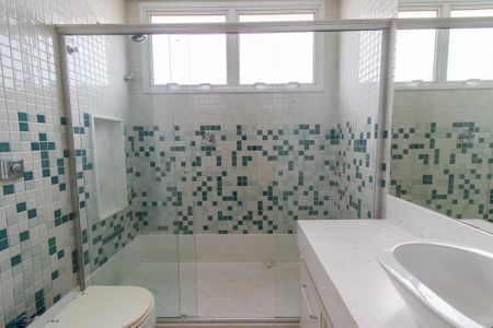 Casa de condomínio à venda com 434m², 4 quartos e 4 vagasBanheiro da Suíte 4